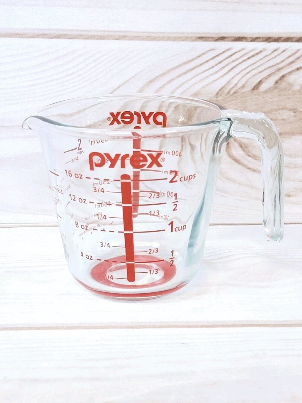 Vintage Pyrex 2 Cup Glass Measuring Cup Metric/Ounces W/Red Bottom Grip 17